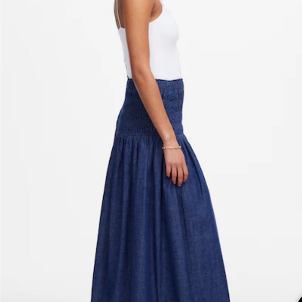 Madewell Smocked Denim Skirt, NWOT - Picture 4 of 5